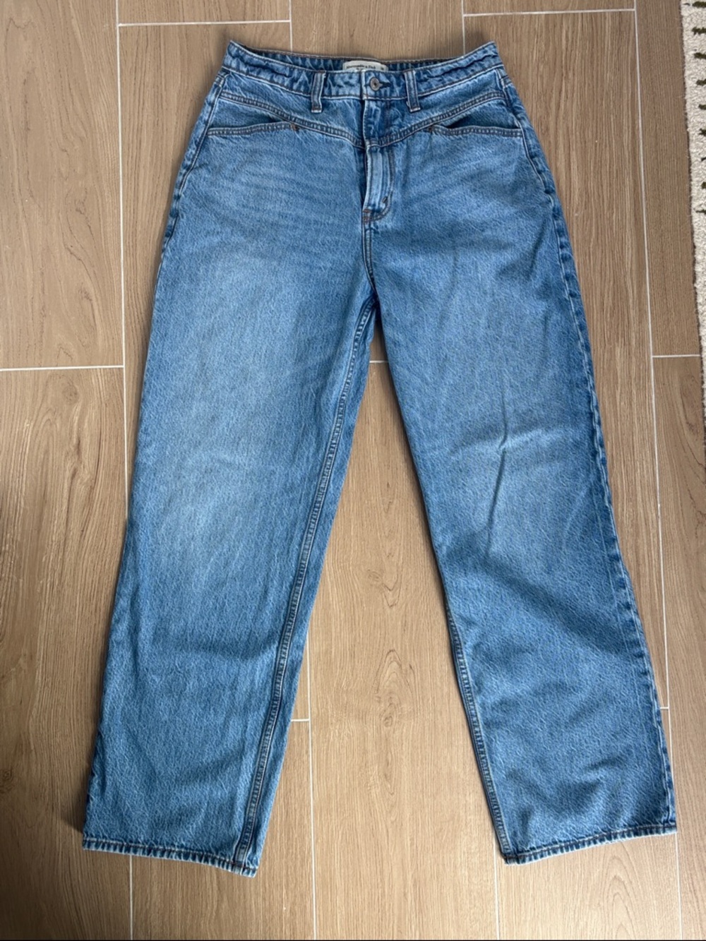 Abercrombie Curve Love The Loose High Rise Jean 28/6R Medium Wash 90s